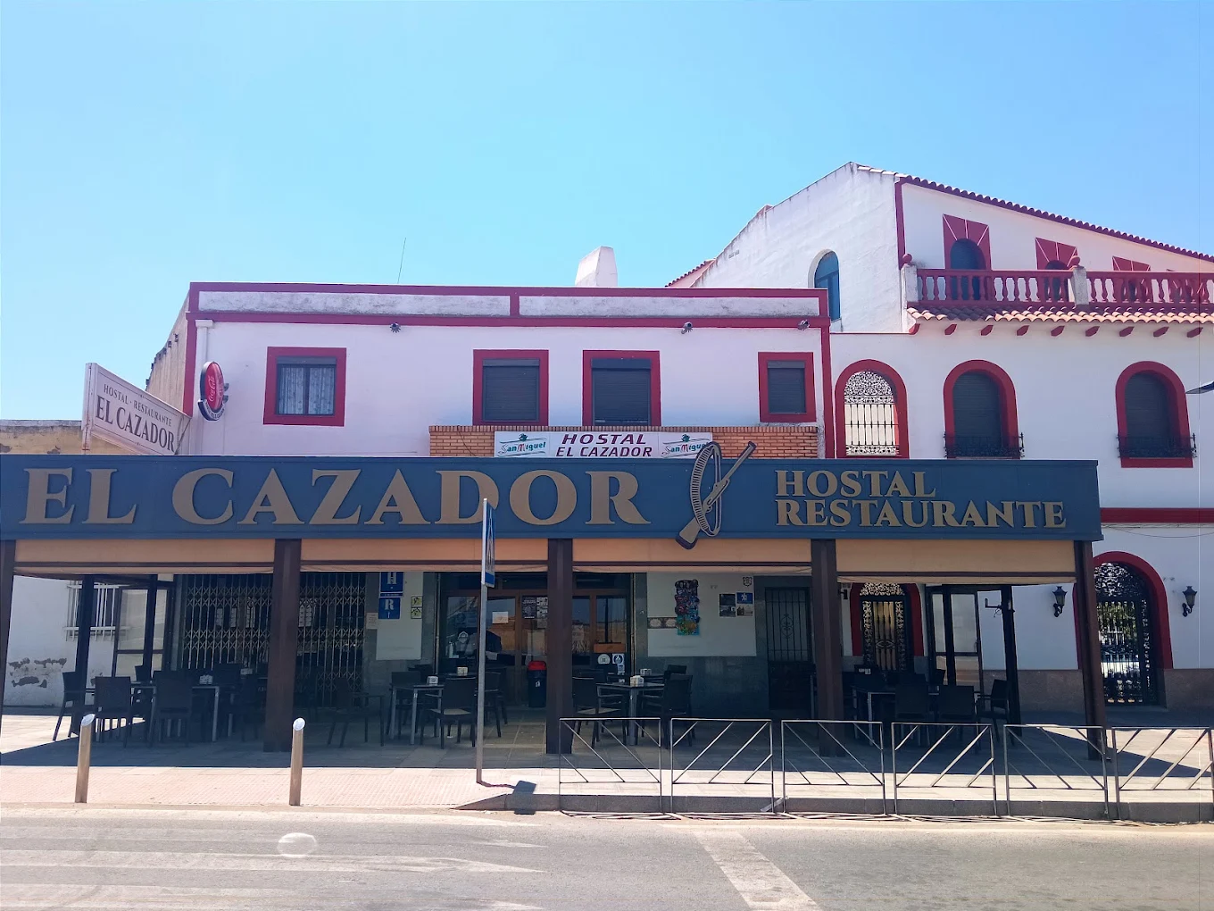 Hostal Restaurante El Cazador 1